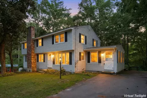 5 Bigwood Dr, Merrimack, NH 03054