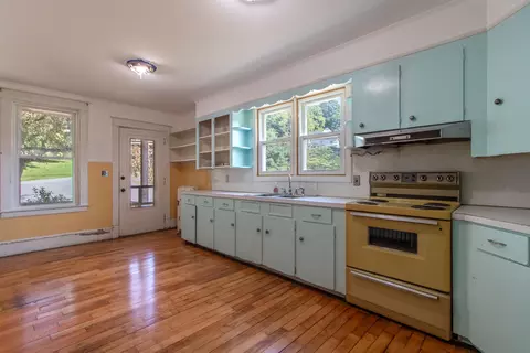 Kitchen - 286 Carter St, Barnet, VT 05821 photo 2 of 2