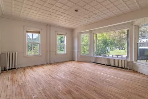 Living - 286 Carter St, Barnet, VT 05821 photo 4 of 5