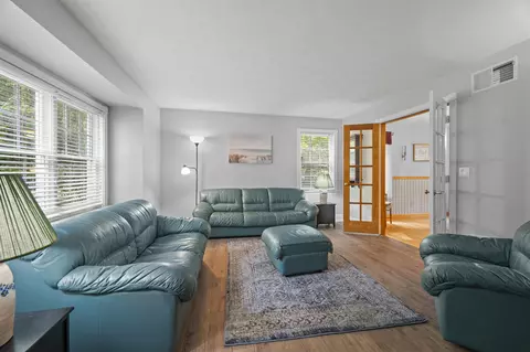 Living - 19 Highland Rd, Kensington, NH 03833 photo 3 of 4