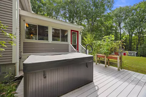 Exterior - 19 Highland Rd, Kensington, NH 03833 photo 5 of 8