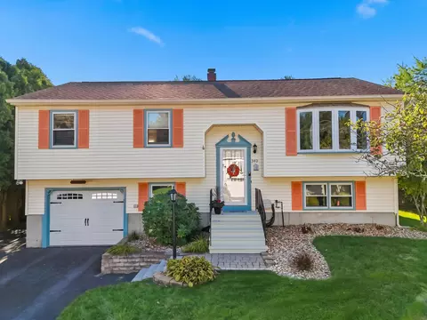 340 Charlotte St, Manchester, NH 03103