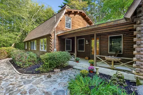 370 Mccurdy Rd, New Boston, NH 03070