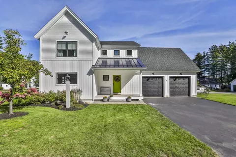 8 Pendleton Farms Ln, Amherst, NH 03031