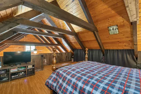 Bedroom - 314 Bear Rd, Benton, NH 03785 photo 2 of 4