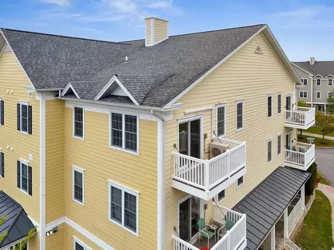 42 Severance Grn #301, Colchester, VT 05446