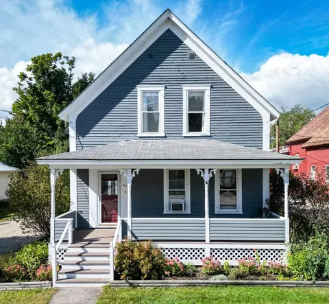62 Pleasant St, Conway, NH 03818