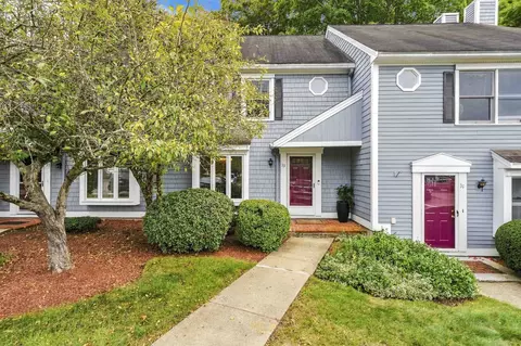 33 Meadowview Cir #16, Nashua, NH 03062
