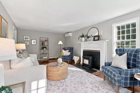 Living - 38 Dunbarton Center Rd, Bow, NH 03304 photo 1 of 4
