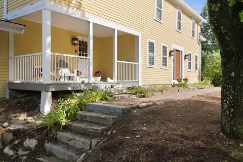 Exterior - 38 Dunbarton Center Rd, Bow, NH 03304 photo 3 of 11