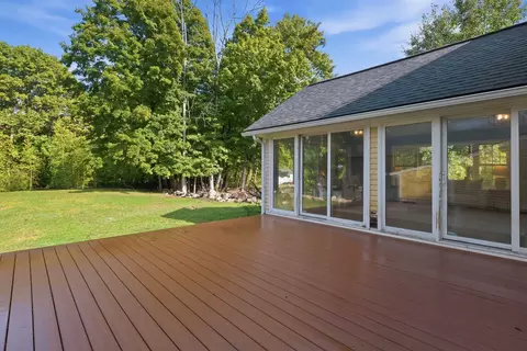 Exterior - 38 Dunbarton Center Rd, Bow, NH 03304 photo 5 of 11