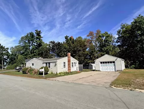 6 Ellswick St, Somersworth, NH 03878
