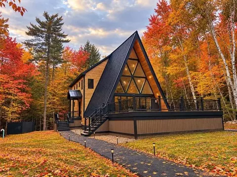 94 Cindys Ln, Campton, NH 03223