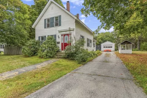 61 Elm St, Farmington, NH 03835