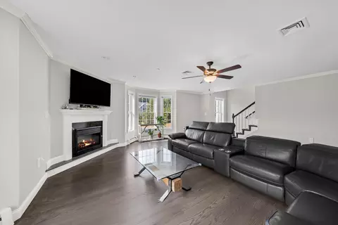 Living - 22 Scribner Rd #4, Fremont, NH 03044 photo 2 of 4