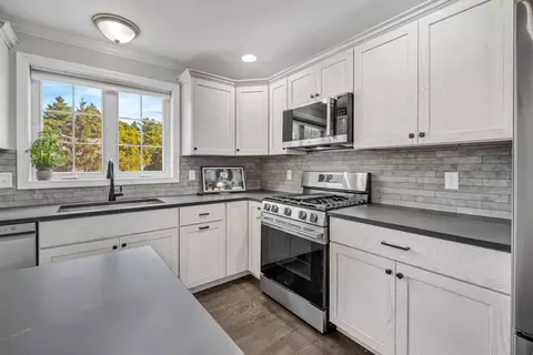 Kitchen - 22 Scribner Rd #4, Fremont, NH 03044 photo 4 of 7