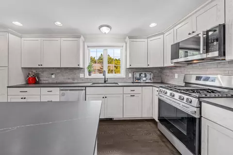 Kitchen - 22 Scribner Rd #4, Fremont, NH 03044 photo 5 of 7