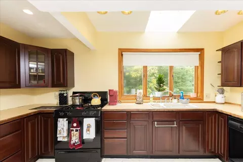 Kitchen - 9 Beaver Lake Rd, Derry, NH 03038 photo 3 of 5
