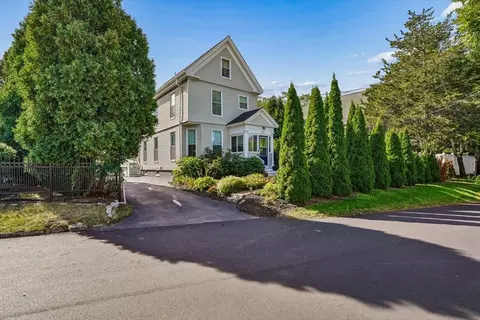 121 Boyd Rd, Portsmouth, NH 03801