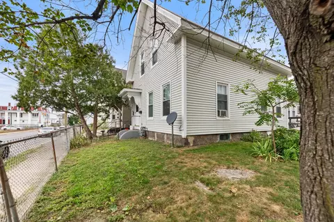 272 Lake Ave, Manchester, NH 03101