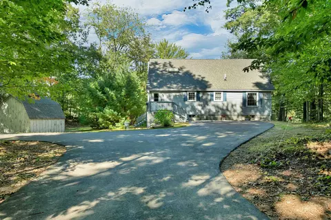 71 Heatherwood Dr, Moultonborough, NH 03254