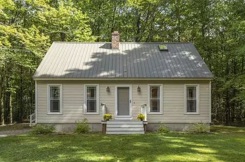 94 Mountain School Rd, Weare, NH 03281