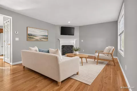 72 Cheney Ln #B, Danville, NH 03819