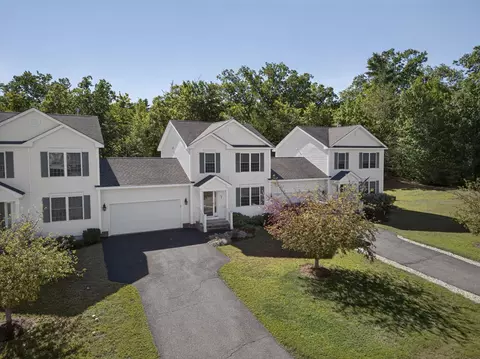 72 Cheney Ln #B, Danville, NH 03819