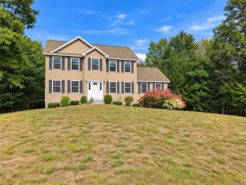 57 Wright Dr, New Boston, NH 03070