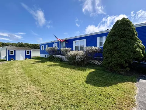 96 Whip-poor-will St, Seabrook, NH 03874