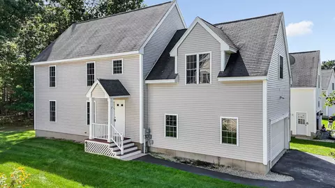 118 Barbara Ln, Hudson, NH 03051