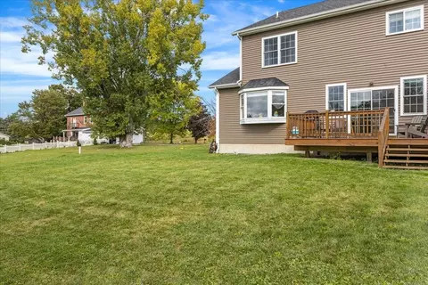 Exterior - 25 Hailey Dr #102, Milton, VT 05468 photo 4 of 7