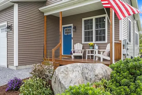 Exterior - 25 Hailey Dr #102, Milton, VT 05468 photo 2 of 7