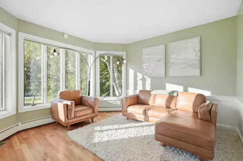 Living - 49 Aster Ln, Williston, VT 05495 photo 3 of 4