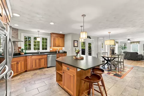 Kitchen - 11 Trimble Trl, Kensington, NH 03833 photo 4 of 12