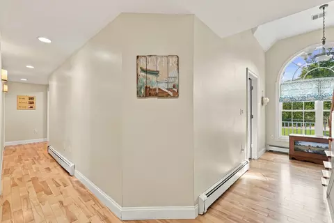 Entry Way - 11 Trimble Trl, Kensington, NH 03833 photo 3 of 4