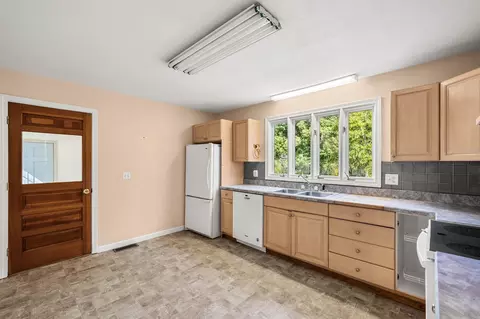 Kitchen - 67 Walnut Ave, North Hampton, NH 03862 photo 3 of 4