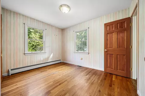 Bedroom - 67 Walnut Ave, North Hampton, NH 03862 photo 3 of 10