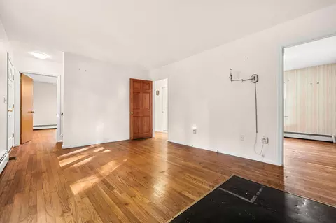 Living - 67 Walnut Ave, North Hampton, NH 03862 photo 4 of 6