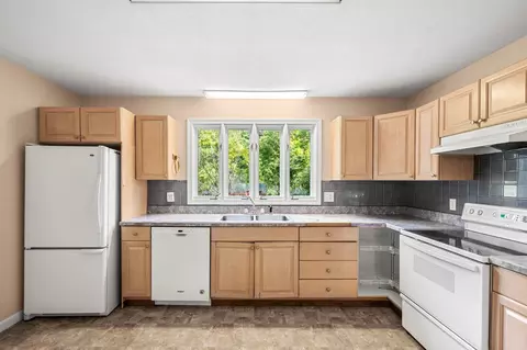 Kitchen - 67 Walnut Ave, North Hampton, NH 03862 photo 2 of 4