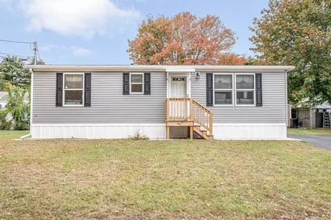 41 B St, Seabrook, NH 03874