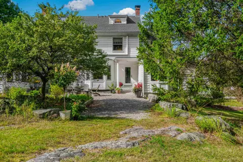 Exterior - 29 Mill Rd, Durham, NH 03824 photo 7 of 10