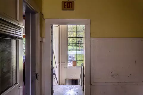 Entry Way - 199 Summer St, Springfield, VT 05156 photo 3 of 7