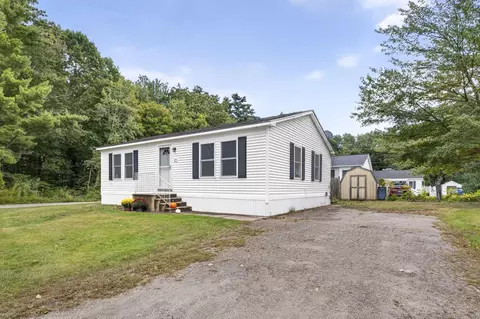 29 A St, Seabrook, NH 03874
