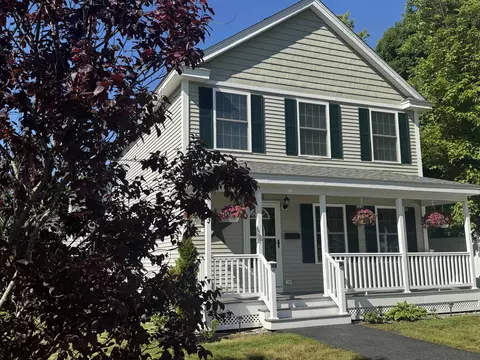 142 Comeau St, Manchester, NH 03102