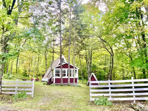 134 Buffalo Farm Rd, Granville, VT 05747