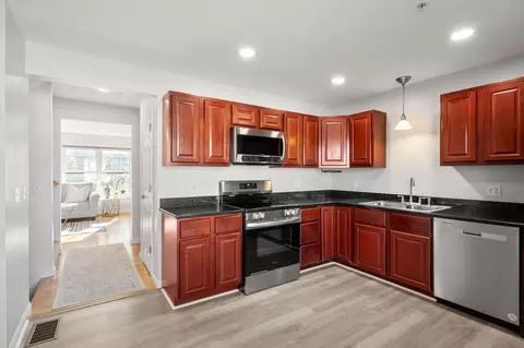162 Karatzas Ave, Manchester, NH 03104