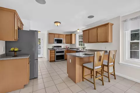 Kitchen - 233 N Main St, Salem, NH 03079 photo 4 of 5