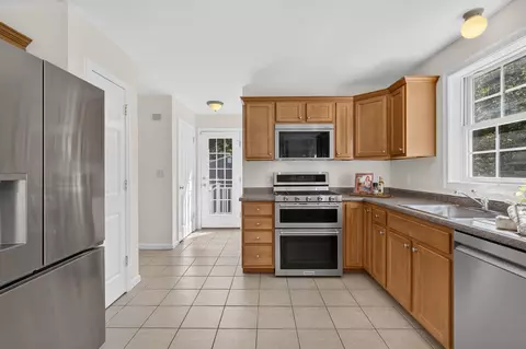 Kitchen - 233 N Main St, Salem, NH 03079 photo 3 of 5