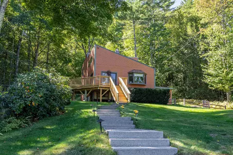 814 Nh Rt 11 Rte, Farmington, NH 03835